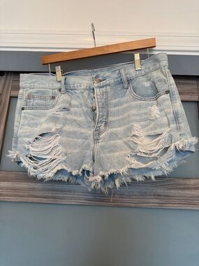 American Eagle Outfitters Distressed Light Wash Jean Shorts - Light Blue